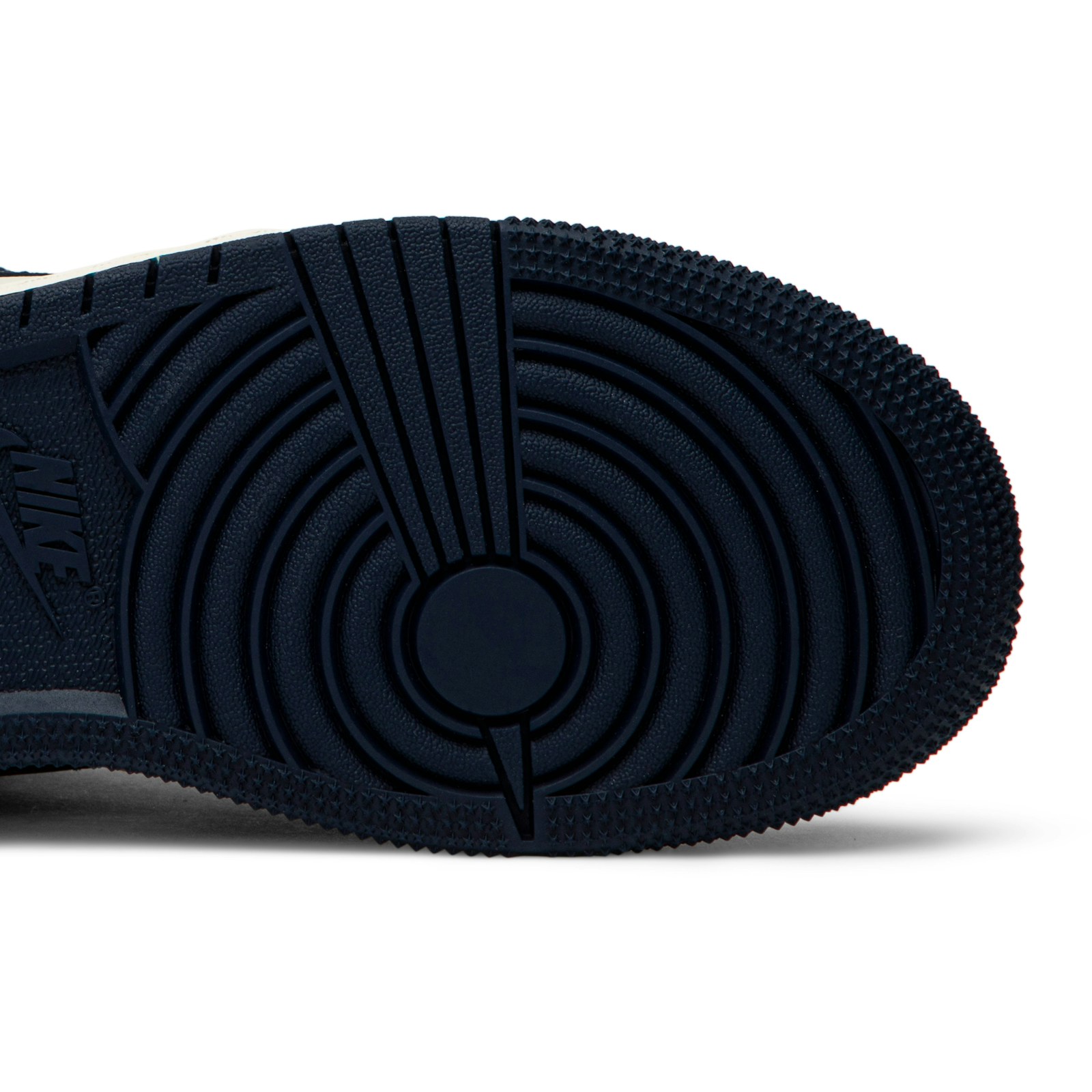 (Grade School) Air Jordan 1 Retro High OG Obsidian 575441-140 Skidge - Image 5