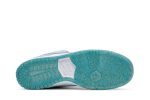 Nike SB Dunk Low x Sean Cliver ‘Holiday Special’ DC9936-100 Wabasta store