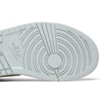 (W) Air Jordan 1 Mid SE White Midnight Navy DM9126-104 WABT
