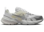 (W) Nike V2K Run ‘Metallic Silver’ FD0736-104 WABT
